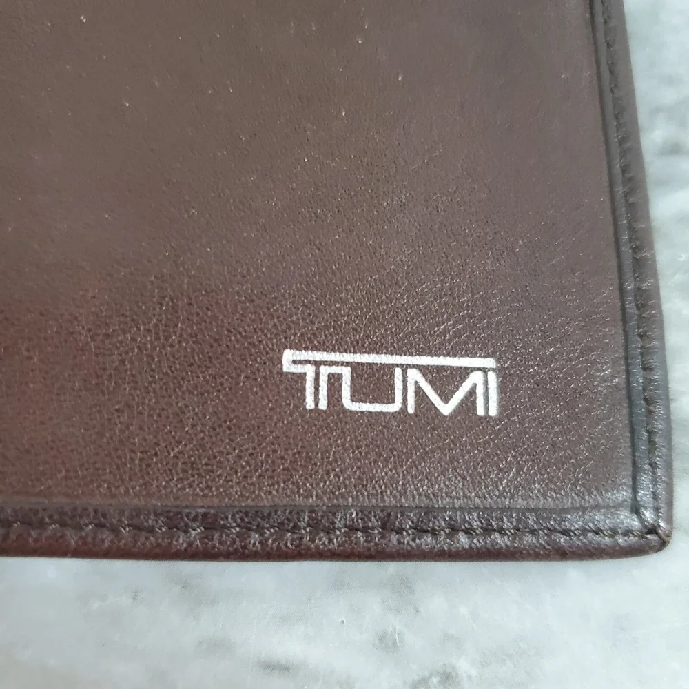 TUMI‎ Brown Leather Long Bifold Wallet Organizer Multiple Card Slots & ID Window